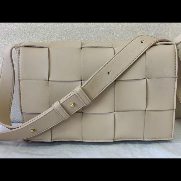 BOTTEGA VENETA Nappa Maxi Intreccio Cassette Bag - Picture 4 of 14